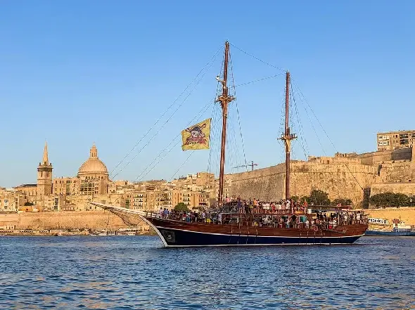 Lazy Pirate Boat Party with drinks and food. Experience your party on this two-masted boat.