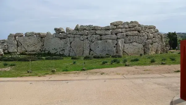 Large blocks of hard Coralline Limestone form the shared outer enclosure of the two Neolithic temples.